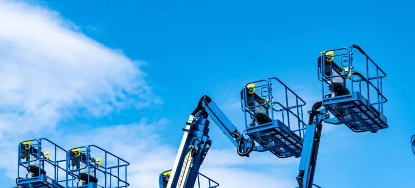 Primavera e lavori all’aperto: il momento giusto per utilizzare le piattaforme aeree